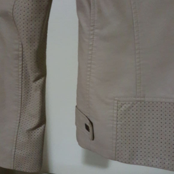 Jacket - Picture 5 of 7